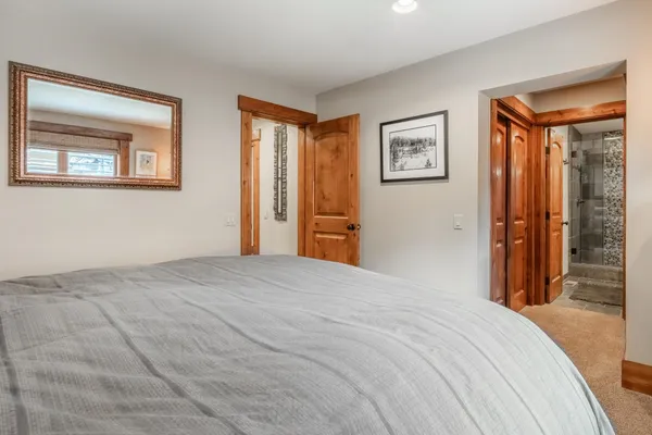 $2,850,000 | 2124 Forest Trail, Mammoth Lakes, CA 93546