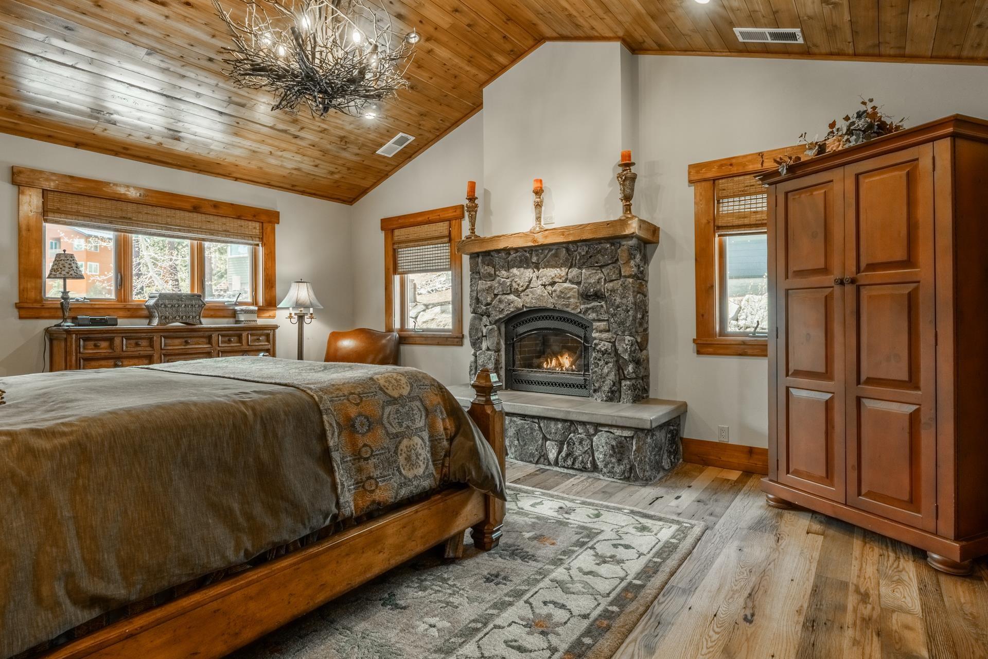 2124 Forest Trail Mammoth Lakes, CA 93546 - Photo 35 of 75