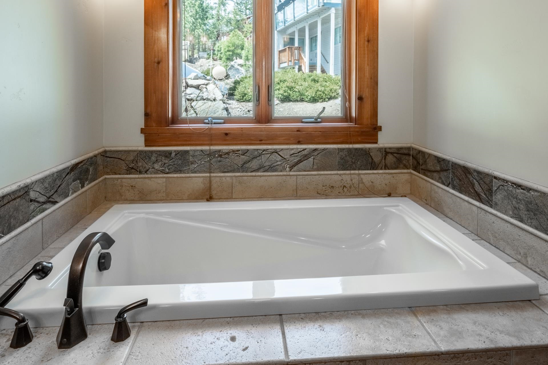2124 Forest Trail Mammoth Lakes, CA 93546 - Photo 44 of 75
