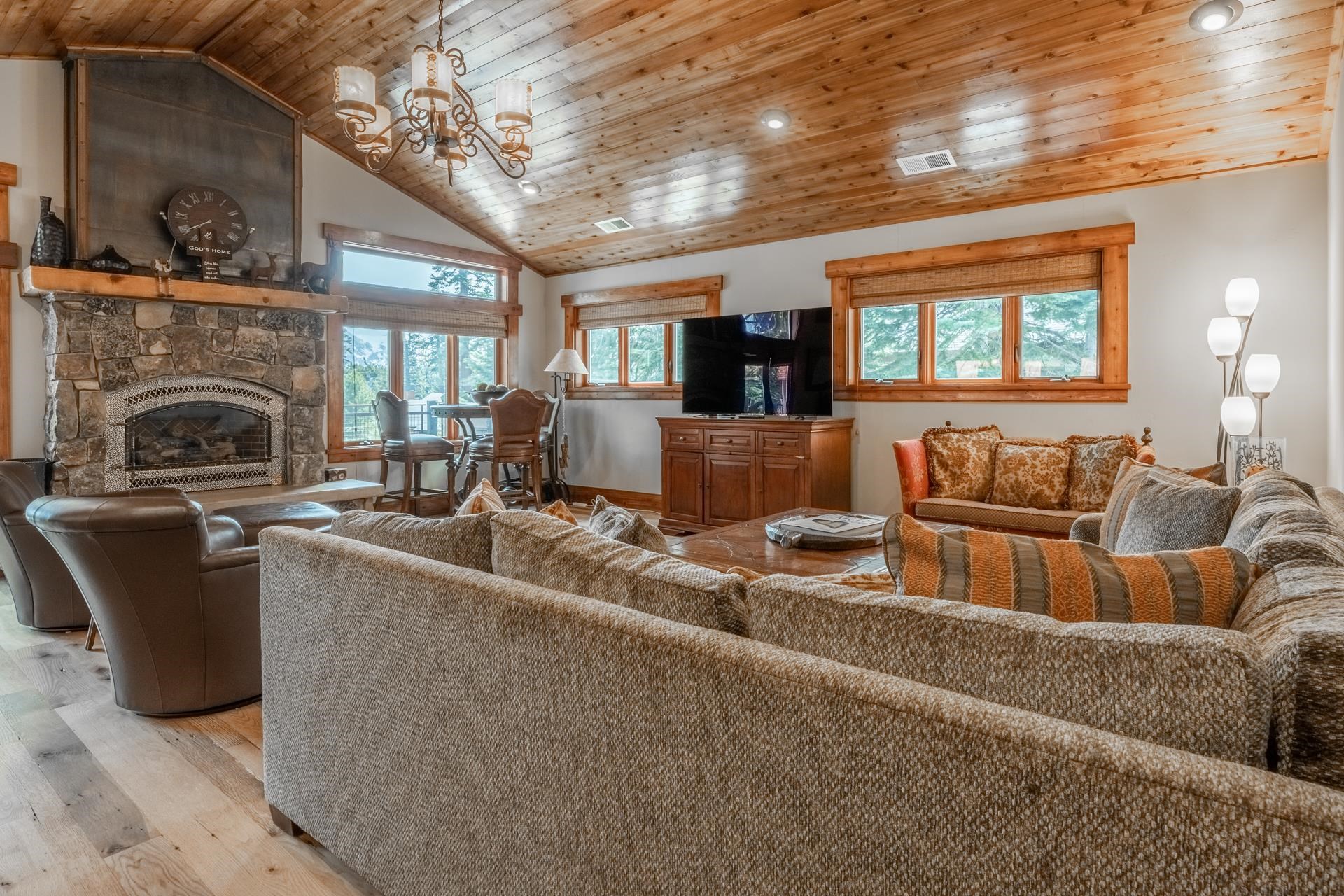 2124 Forest Trail Mammoth Lakes, CA 93546 - Photo 45 of 75