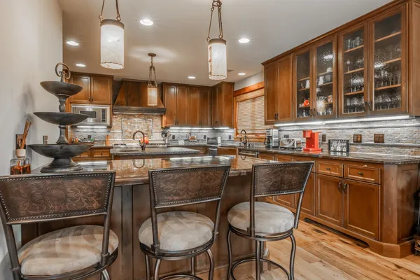 $2,850,000 | 2124 Forest Trail, Mammoth Lakes, CA 93546