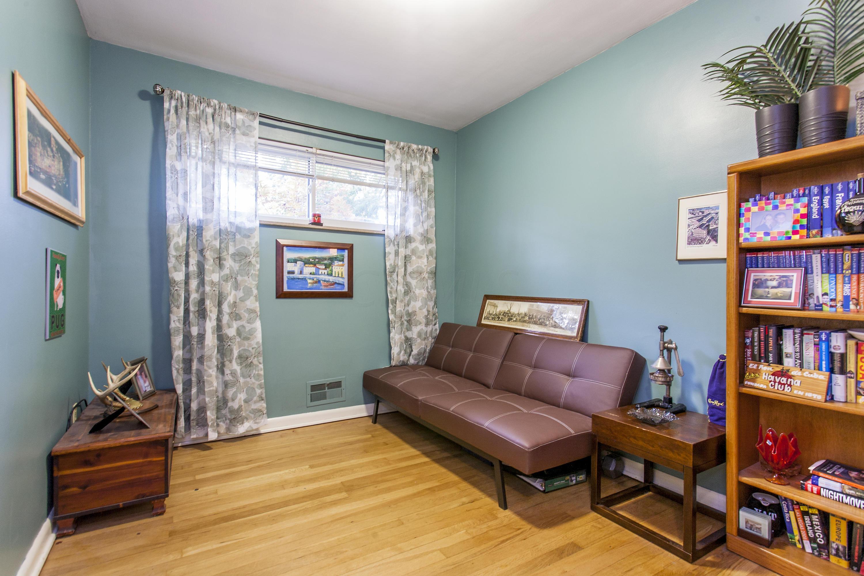 2541 Nottingham Road Columbus, OH 43221 - Photo 14 of 25