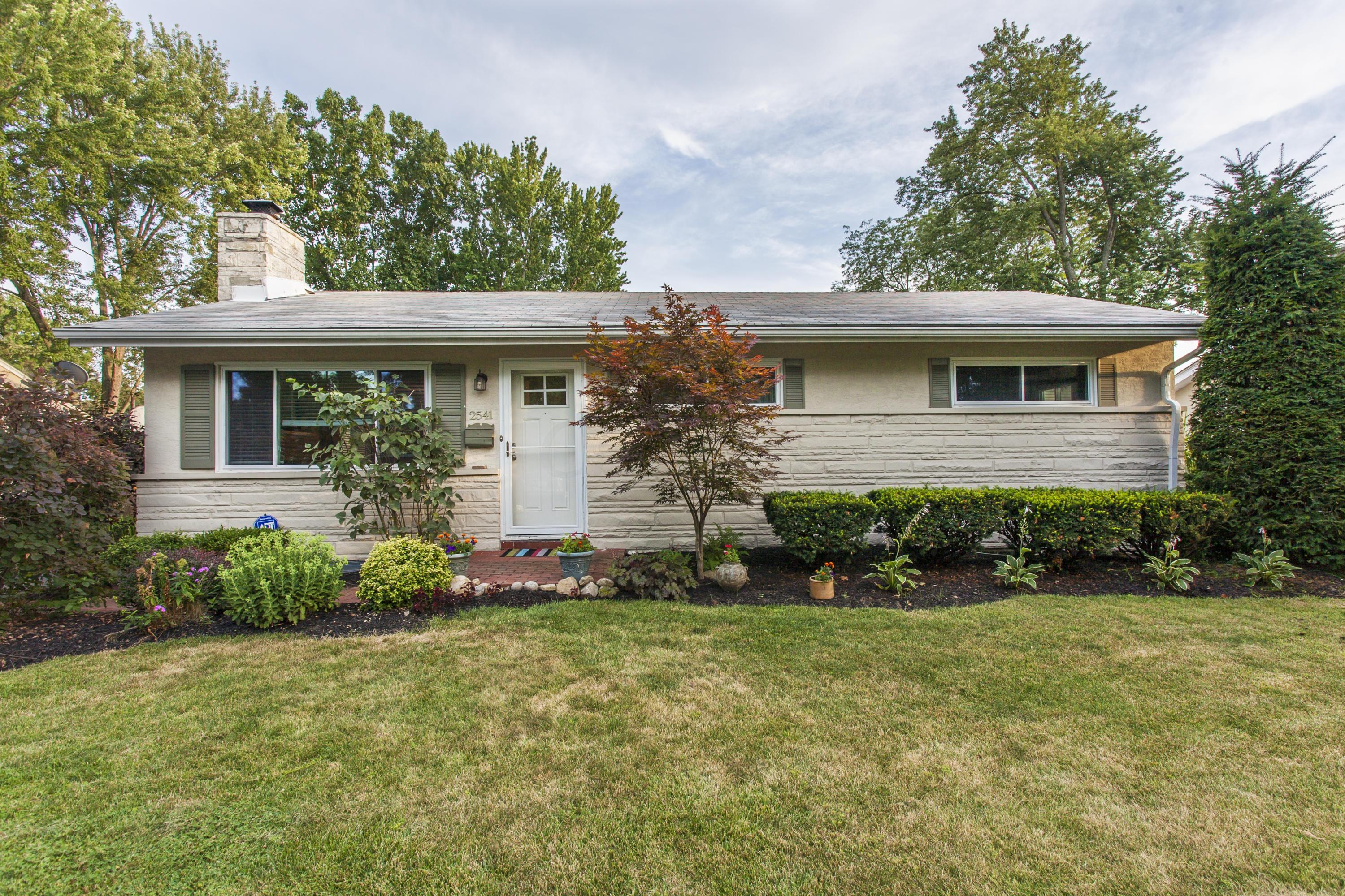 2541 Nottingham Road Columbus, OH 43221 - Photo 2 of 25