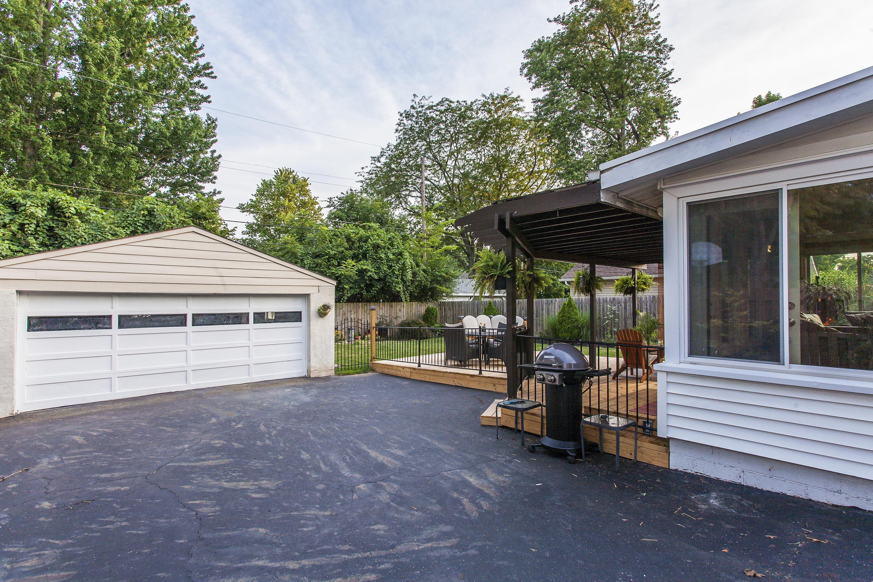 2541 Nottingham Road Columbus, OH 43221 - Photo 4 of 25