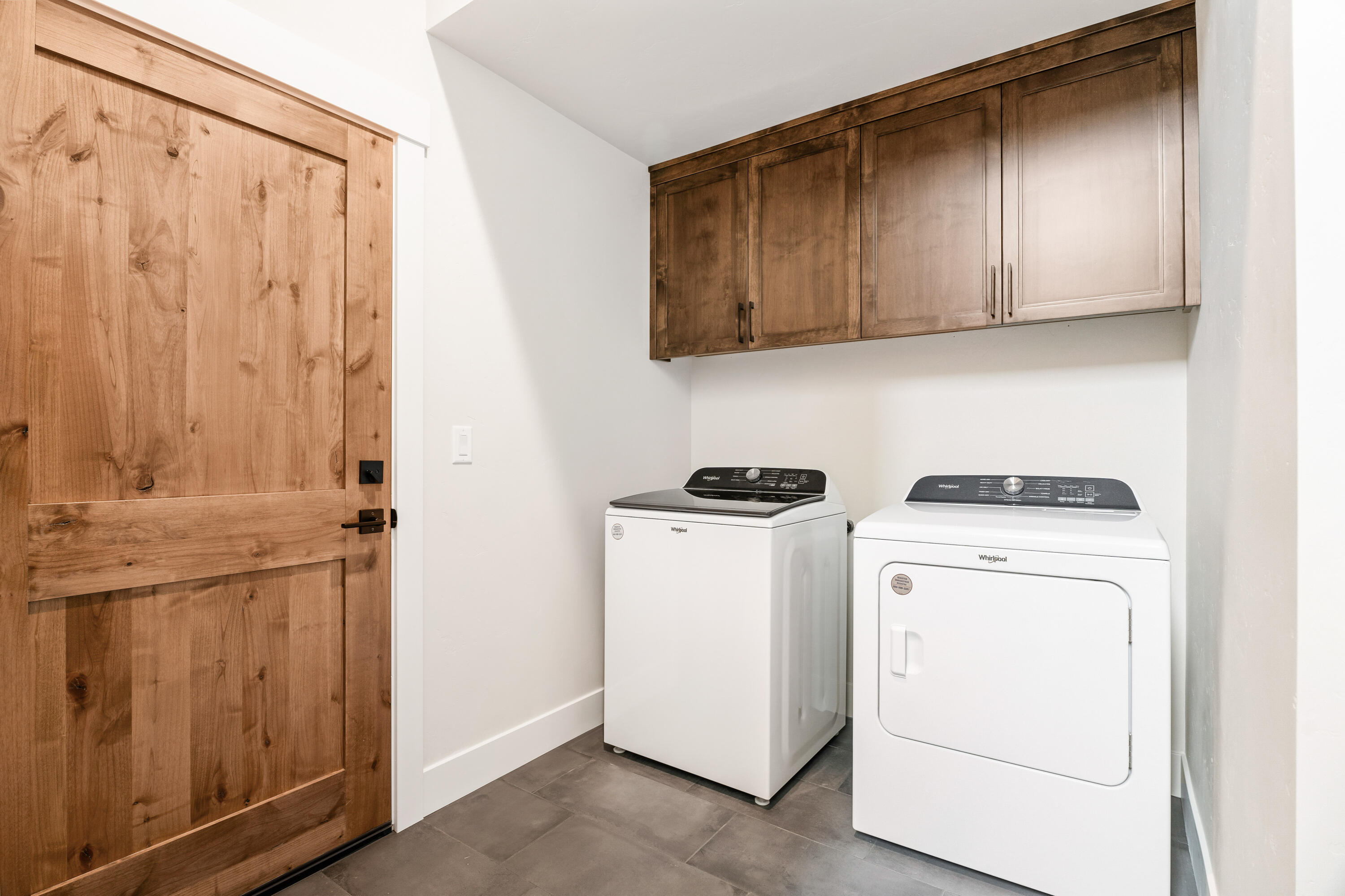 18184 Forestbrook Loop, Unit 7 Bend, OR 97707 - Photo 17 of 53 23-Laundry Room