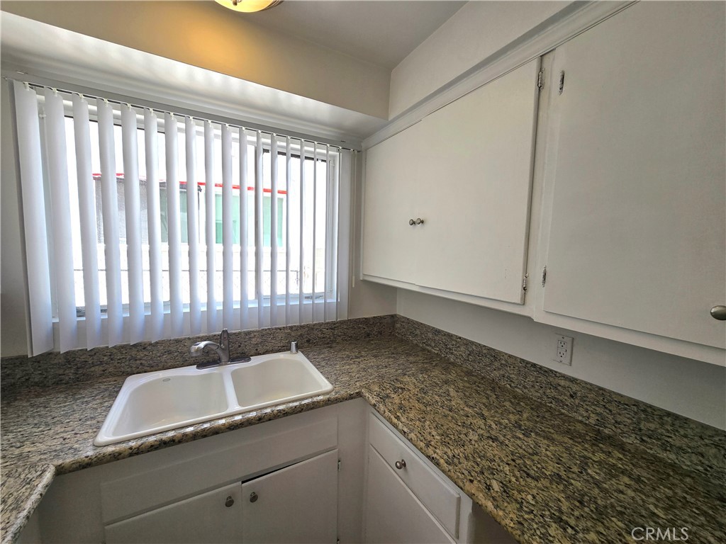 439 Le Doux Road, Unit 1 Los Angeles, CA 90048 - Photo 8 of 24