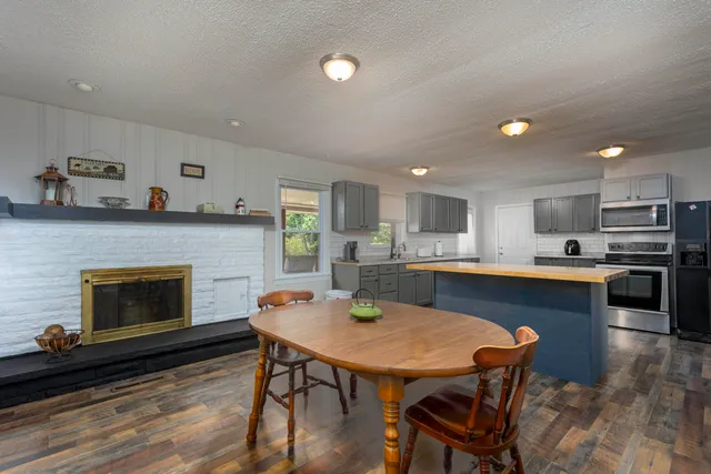 $359,000 | 161 South Hillcrest Drive, Spring City, TN 37381