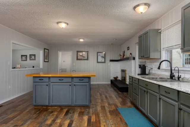 $359,000 | 161 South Hillcrest Drive, Spring City, TN 37381