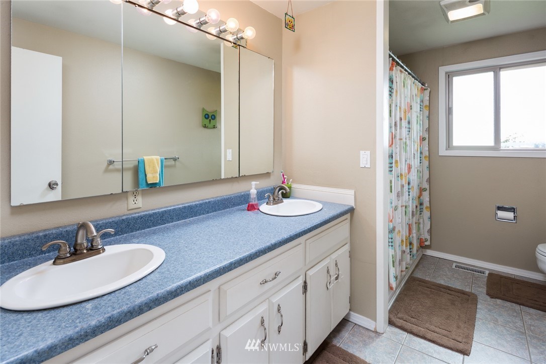 1472 Kamm Road Lynden, WA 98264 - Photo 12 of 20 Gallery Image 12