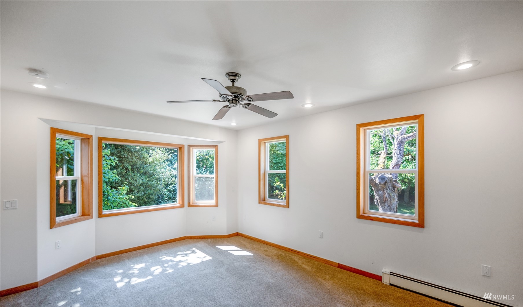 9231 Kendall Road Sumas, WA 98295 - Photo 6 of 40 a view of an empty room with a window