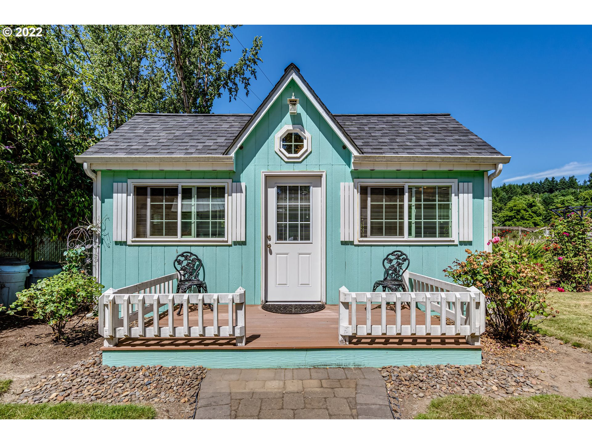 37833 Camp Creek Road Springfield, OR 97478 - Photo 25 of 32 a house view with a garden space