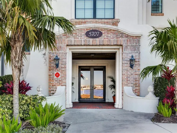 $1,725,000 | 5707 Yeats Manor Drive, Unit 201, Tampa, FL 33611
