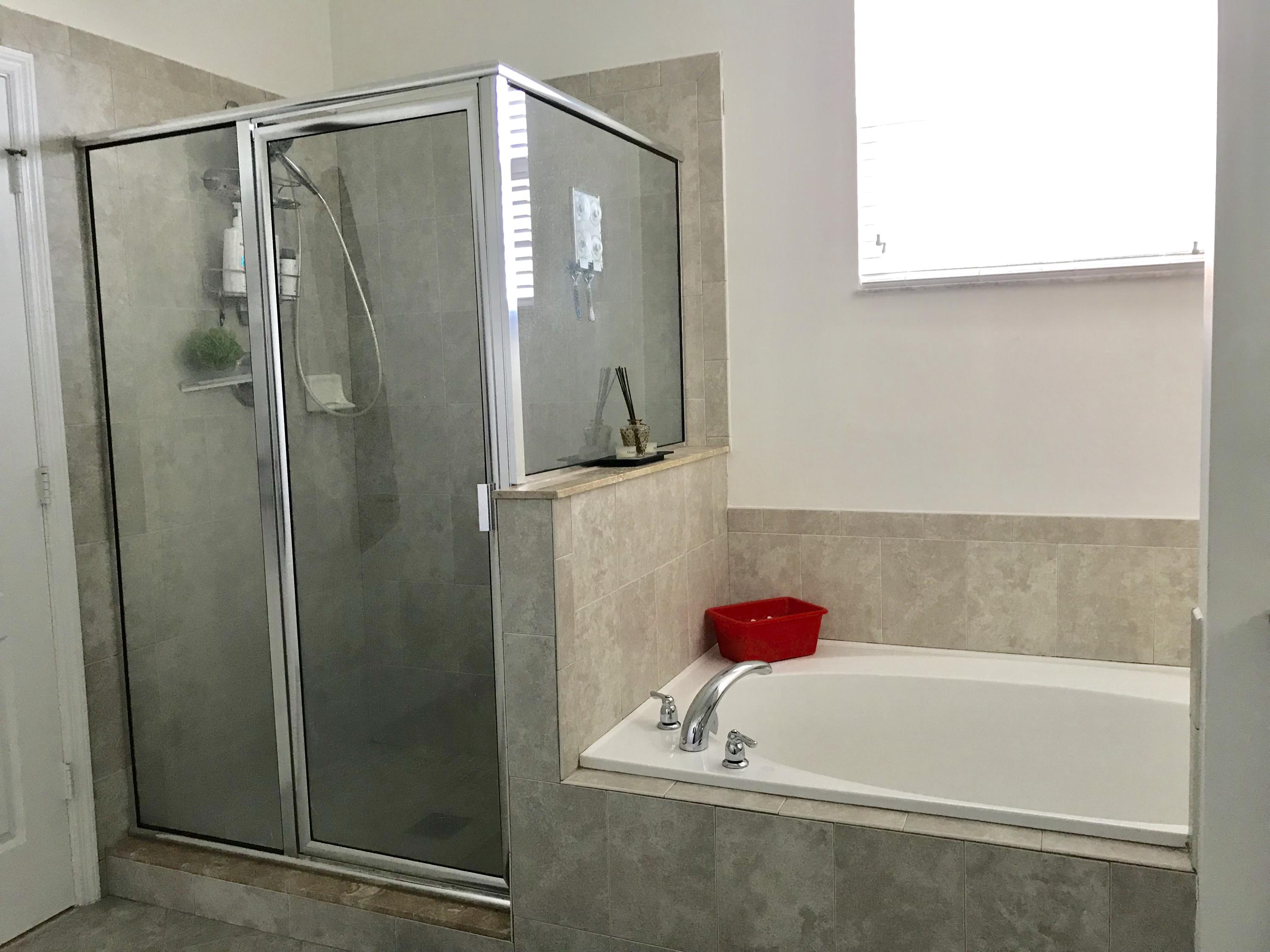 131 Behring Way Jupiter, FL 33458 - Photo 15 of 22 Master Bathroom