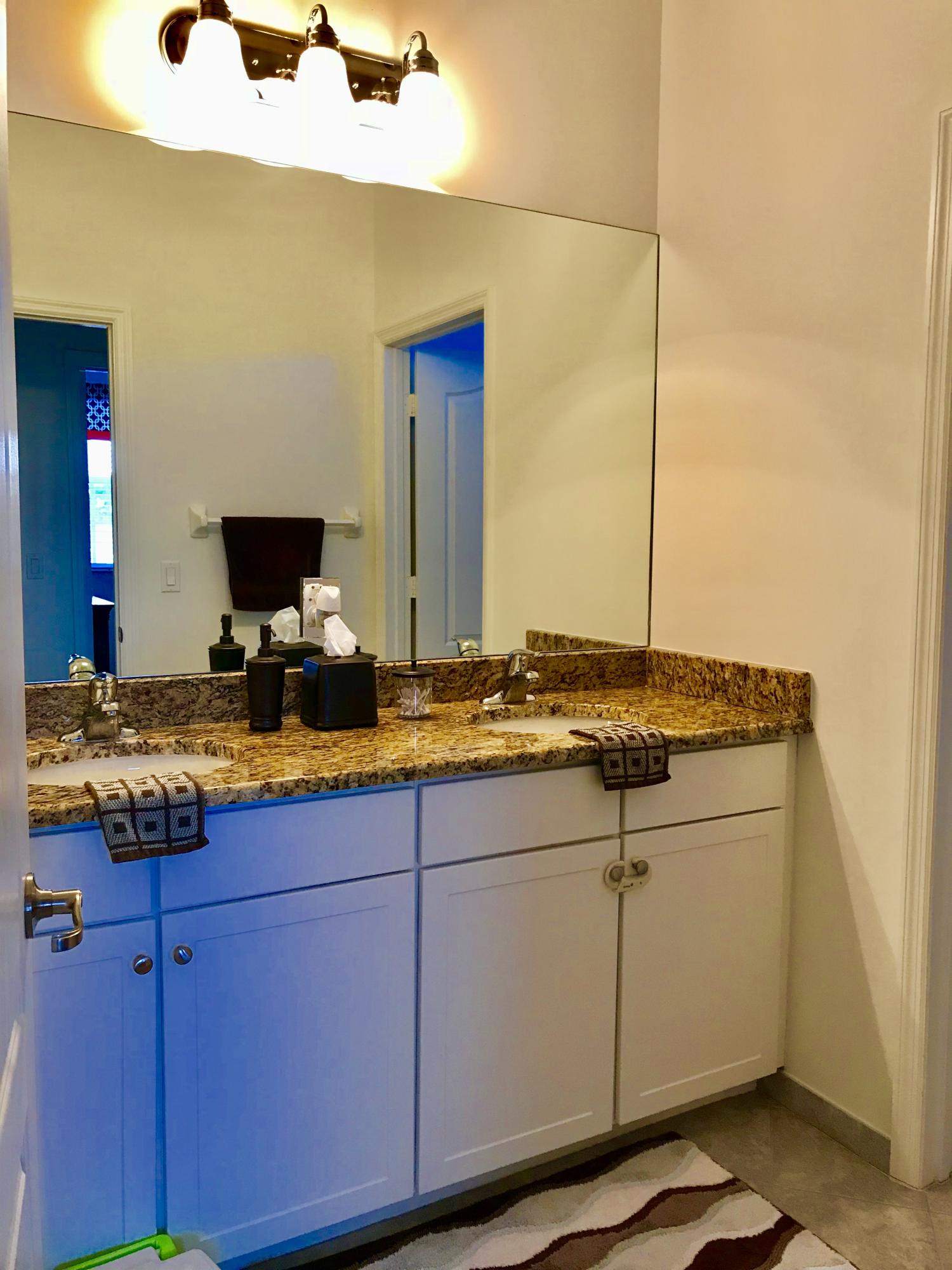 131 Behring Way Jupiter, FL 33458 - Photo 19 of 22 2nd Bathroom