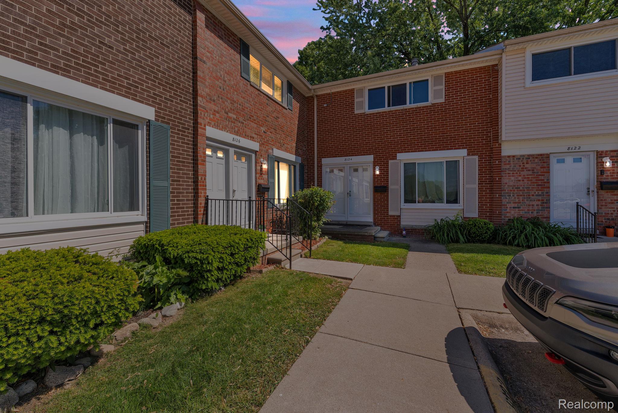 8126 Farnum Avenue Warren, MI 48093 - Photo 26 of 35 9-web-or-mls-DSC08798_1.jpg