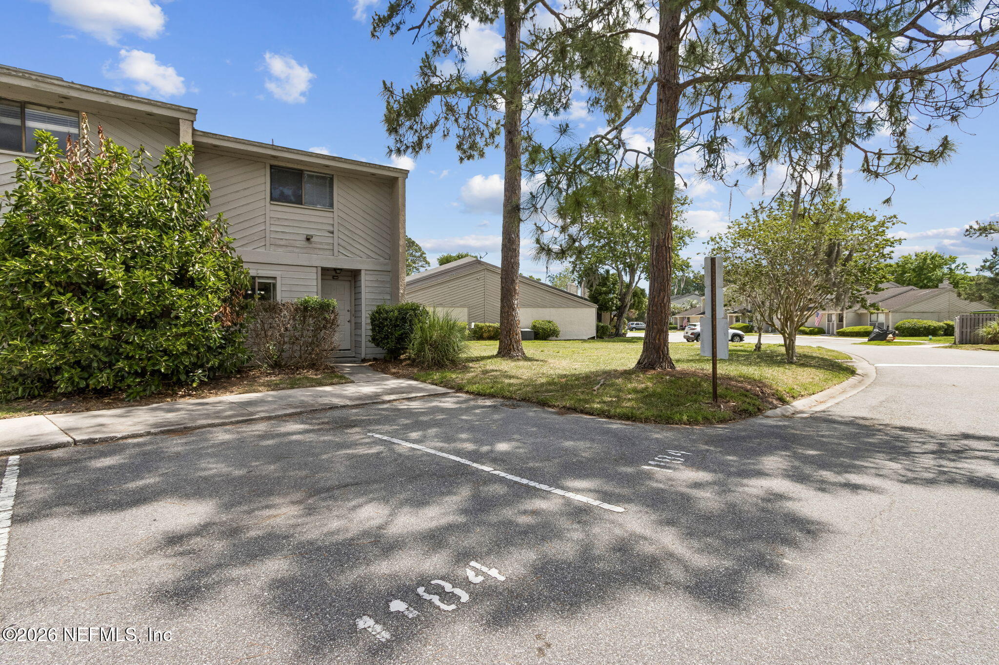 3801 Crown Point Road, Unit 1184 Jacksonville, FL 32257 - Photo 2 of 35 End Unit Condo