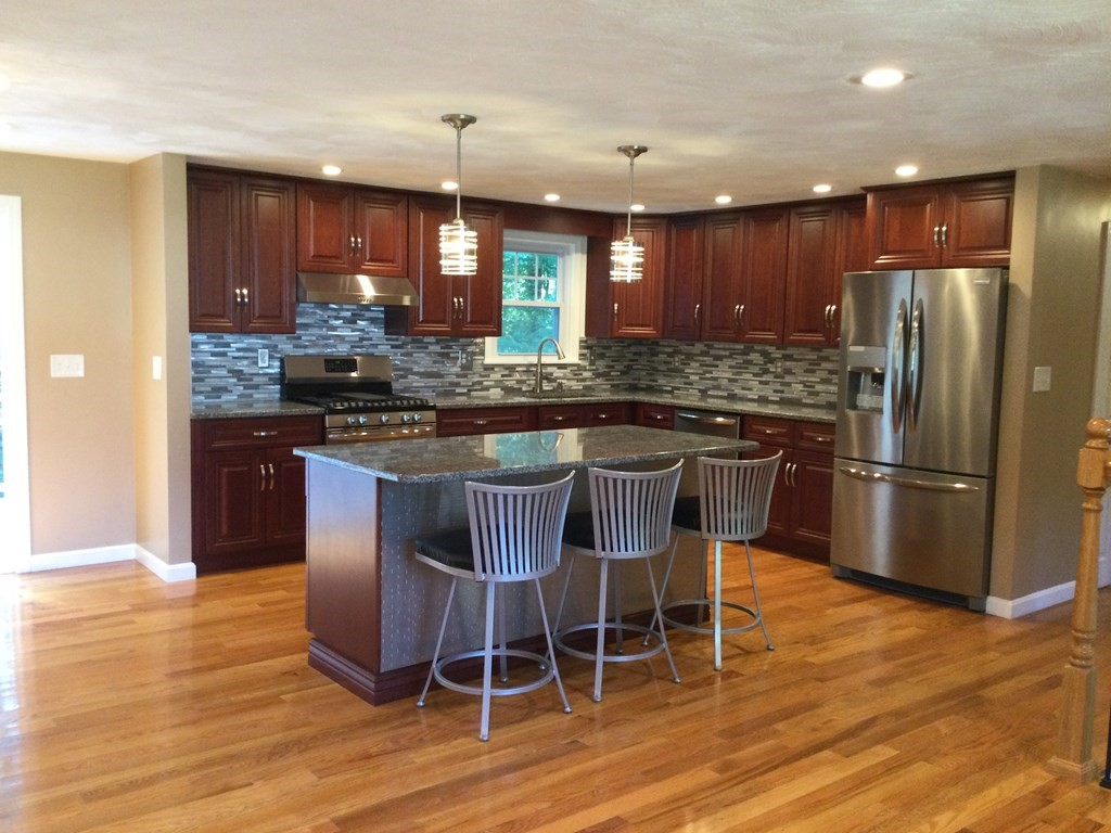 172 Ferncroft Road Tewksbury, MA 01876 - Photo 12 of 13 Gallery Image 12