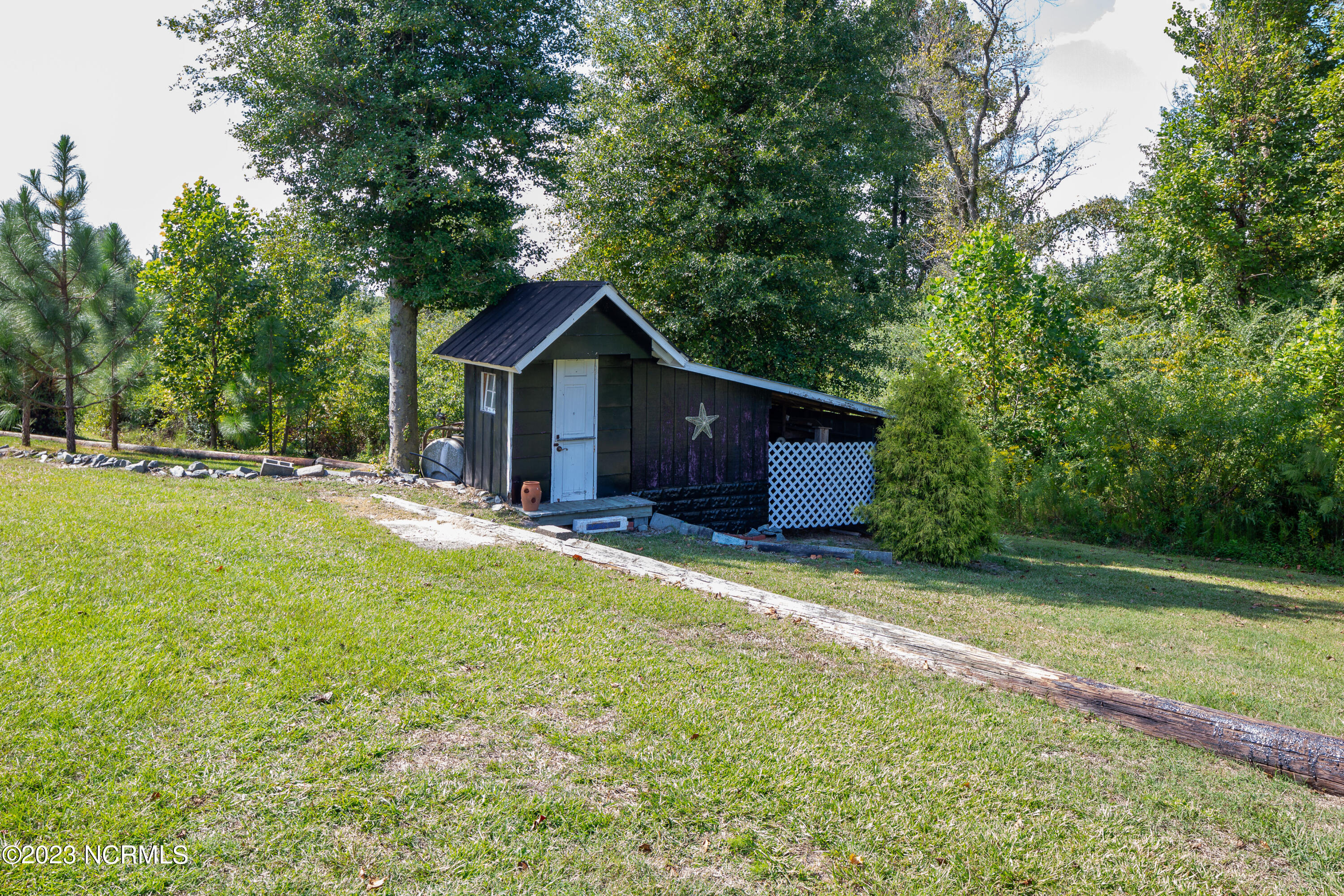 695 Renfrow Road Clinton, NC 28328 - Photo 45 of 55 695 Renfrow Road-46