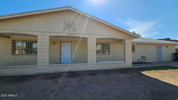 $2,500 | 4724 North 61st Avenue, Phoenix, AZ 85033