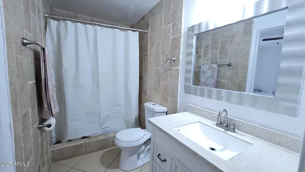 $2,500 | 4724 North 61st Avenue, Phoenix, AZ 85033