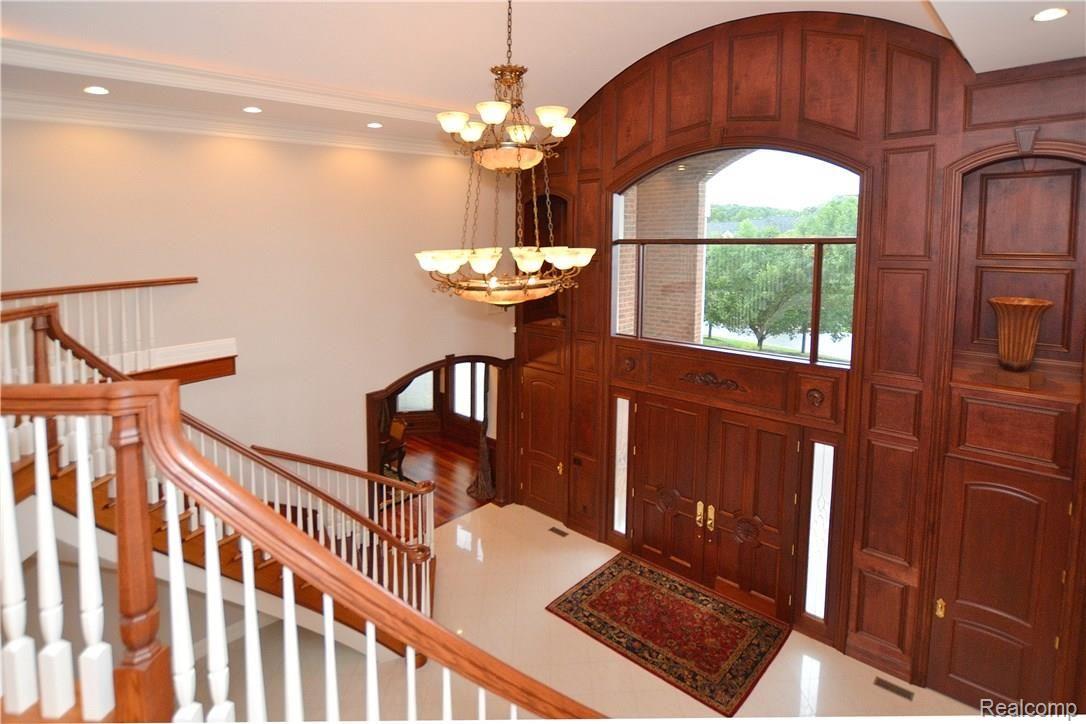 5249 Orchard Ridge Drive Rochester, MI 48306 - Photo 4 of 36 4aa Grand Foyer Orchard Ridge 5249 august_03.JPG