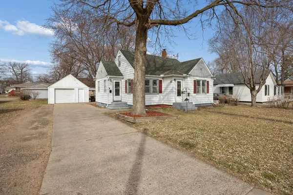 $195,000 | 231 12th Avenue, Waite Park, MN 56387