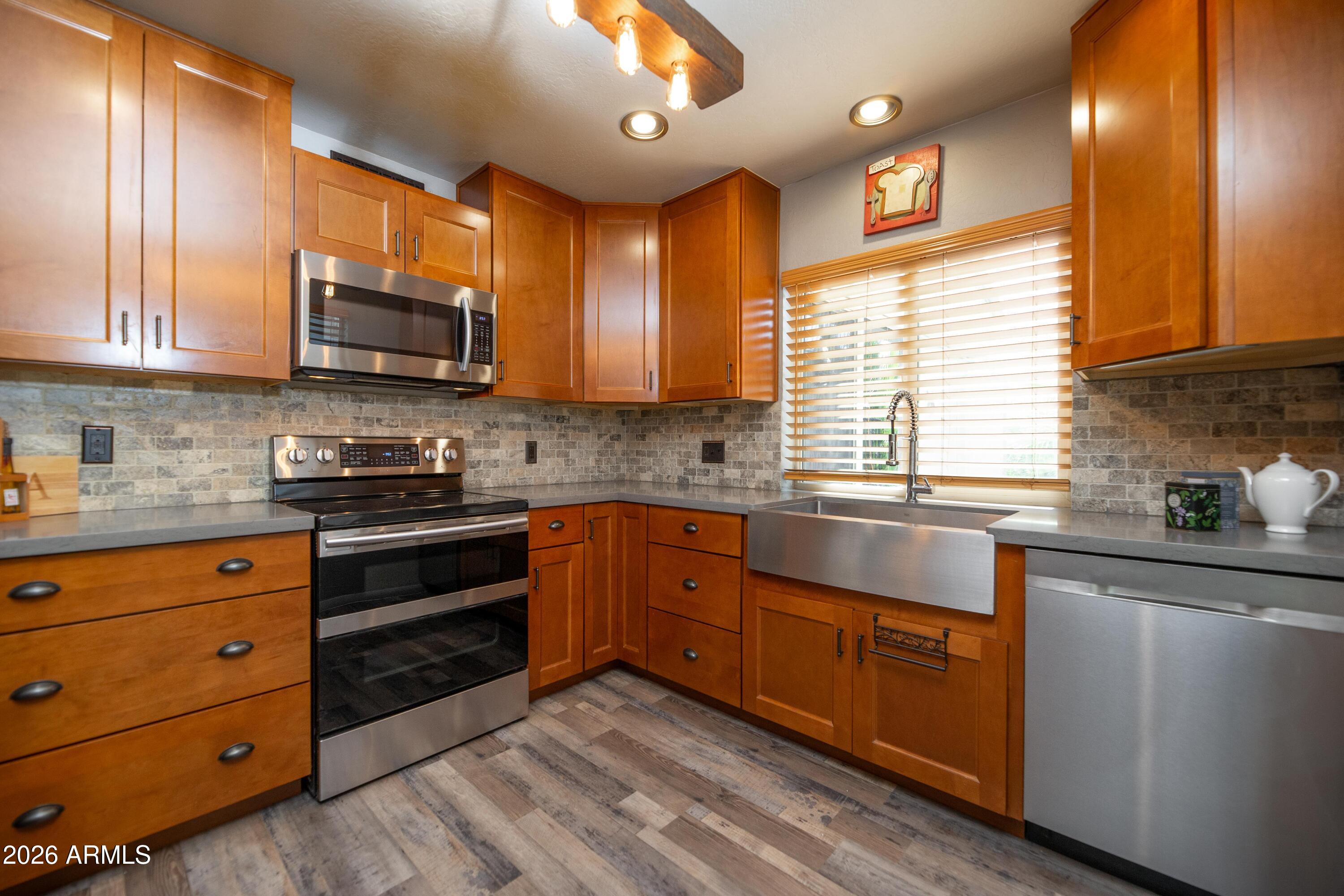 2435 West Greenway Road, Unit 8 Phoenix, AZ 85023 - Photo 10 of 41 Kitchen-2