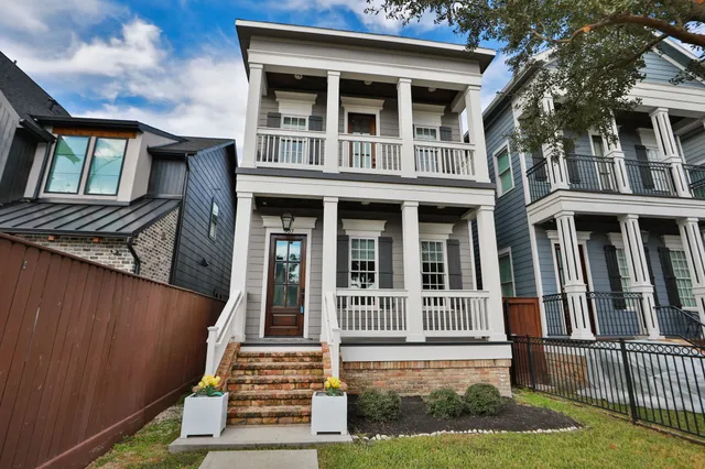 $4,000 | 907 East 25th Street, Houston, TX 77009