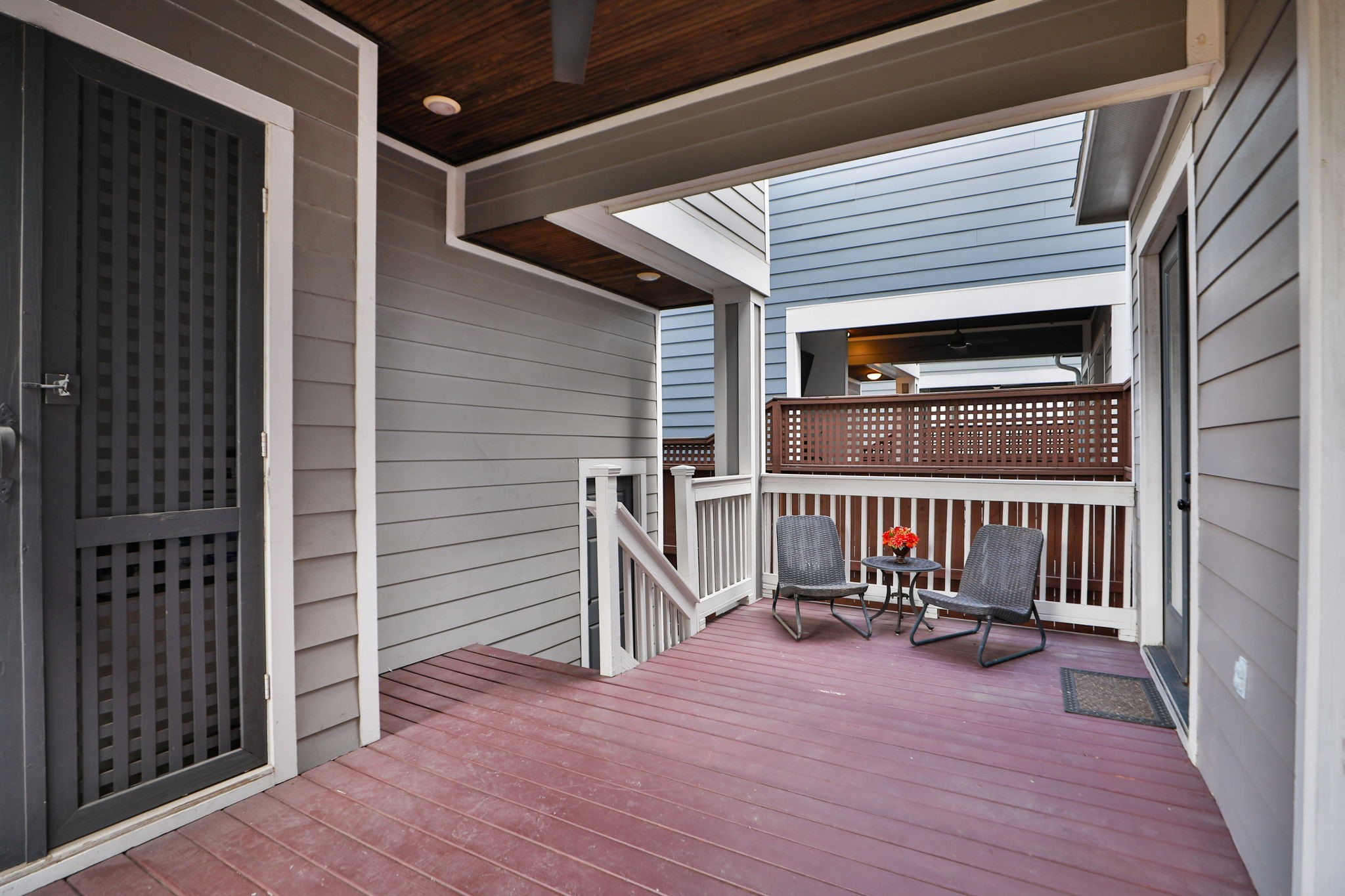 907 East 25th Street Houston, TX 77009 - Photo 28 of 32 Covered back porch has attached storage closet. Stairs lead to double car garage with alley access. No more commuting! Very close to the trendiest shops, dining and Houston City Parks. Extremely close to Whole Foods 365.