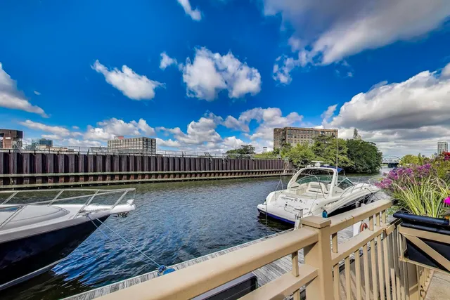 a picture of a very nice looking room