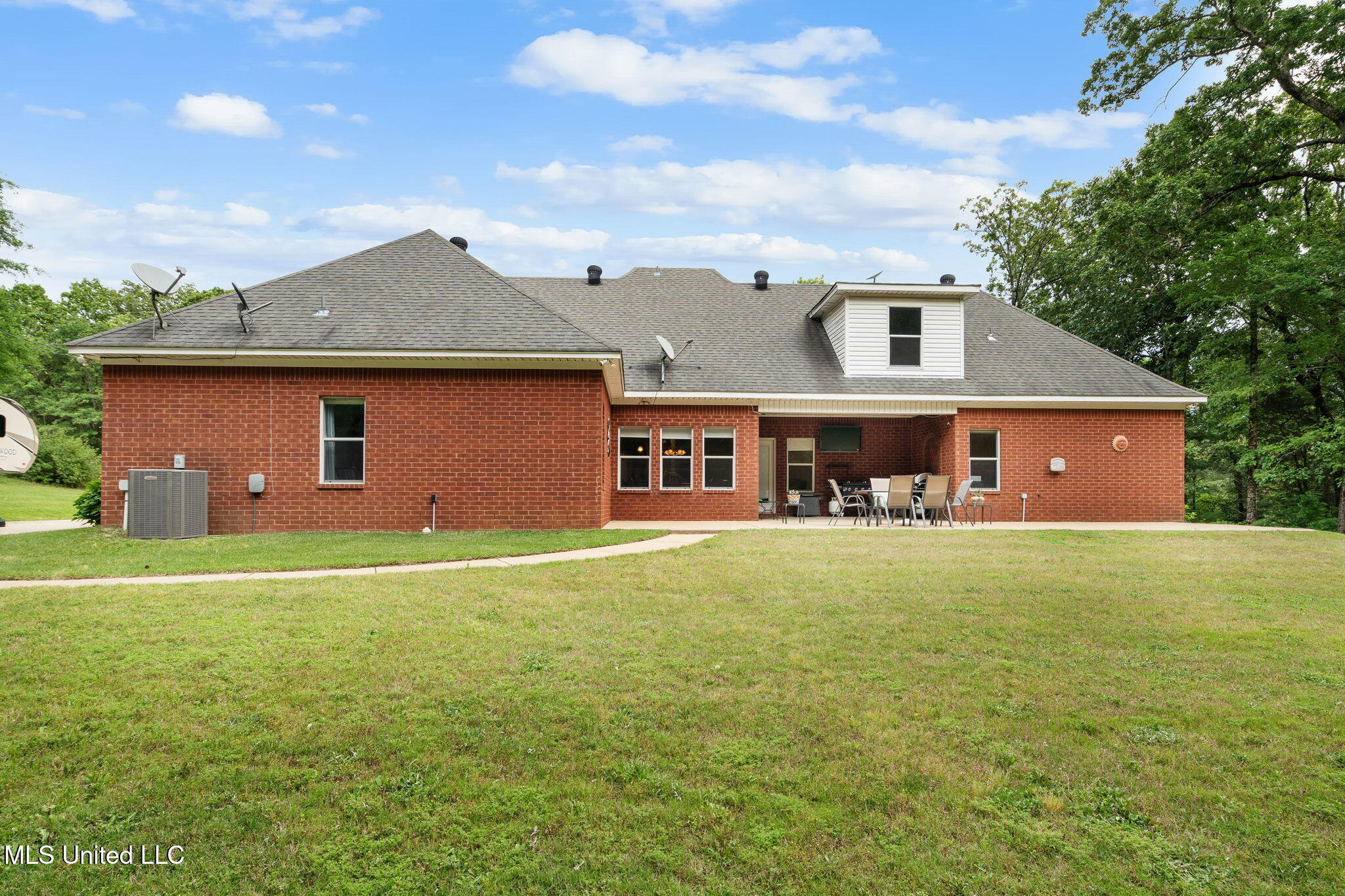1429 Laughter Road Hernando, MS 38632 - Photo 8 of 47 8-web-or-mls-1429 Laughter Rd S-08