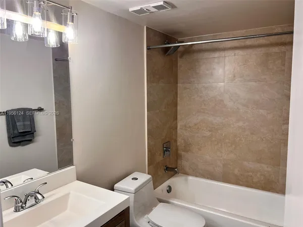 $2,800 | 4878 Northwest 97th Place, Unit 290, Doral, FL 33178