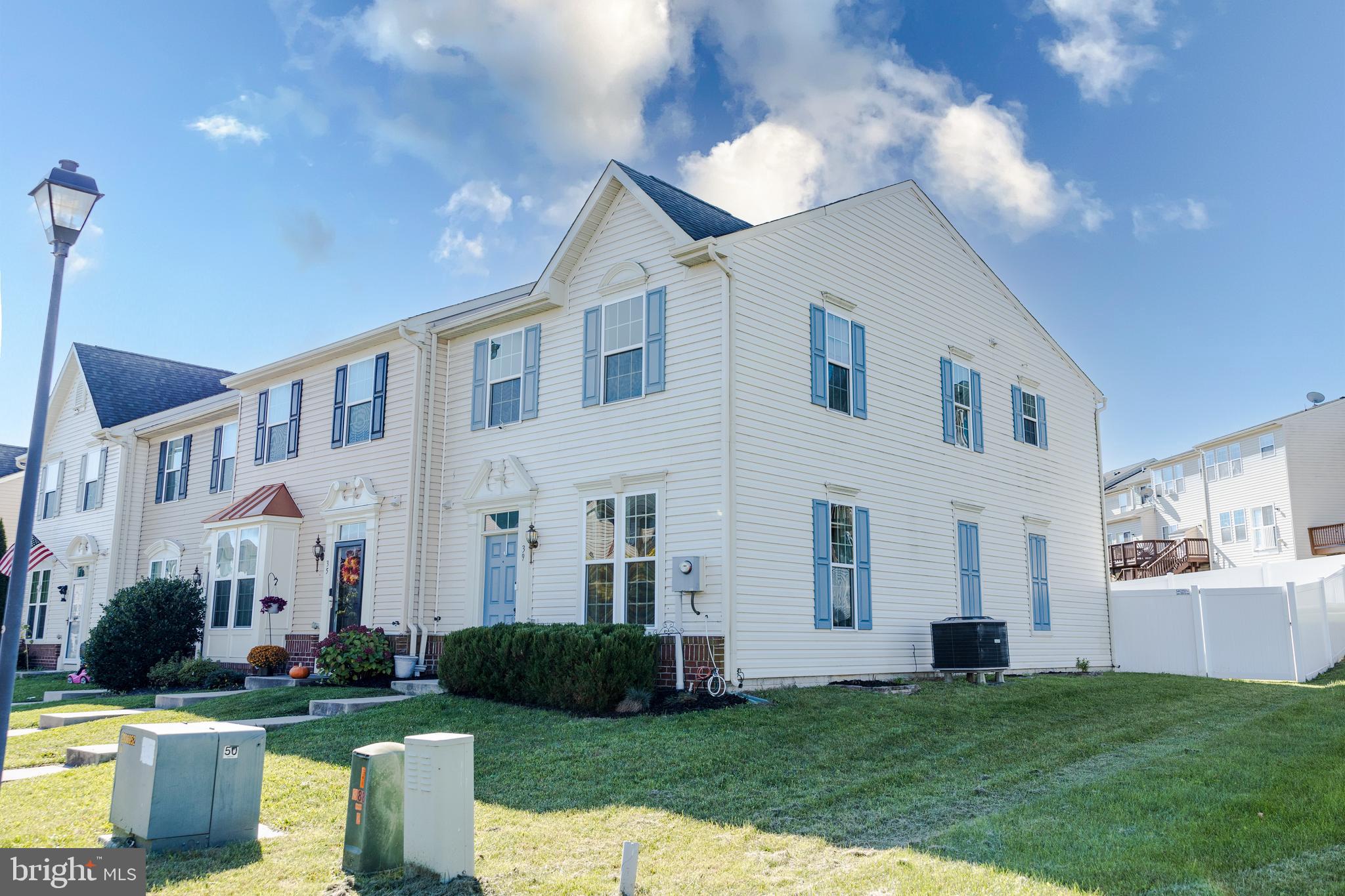 39 Streamside Place Falling Waters, WV 25419 - Photo 2 of 25 Gallery Image 2