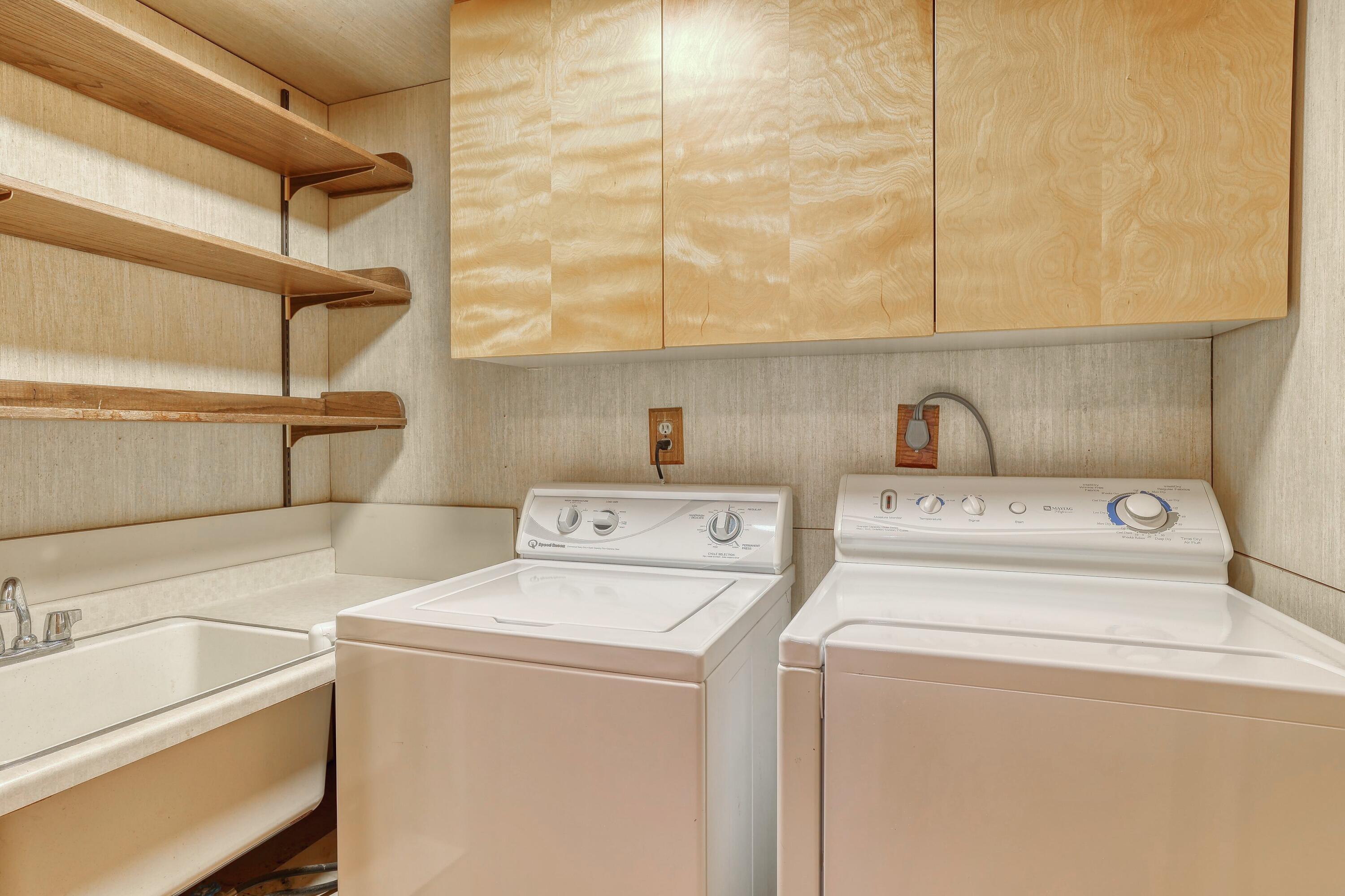 37909 Valley Road Summit, WI 53066 - Photo 23 of 62 Laundry