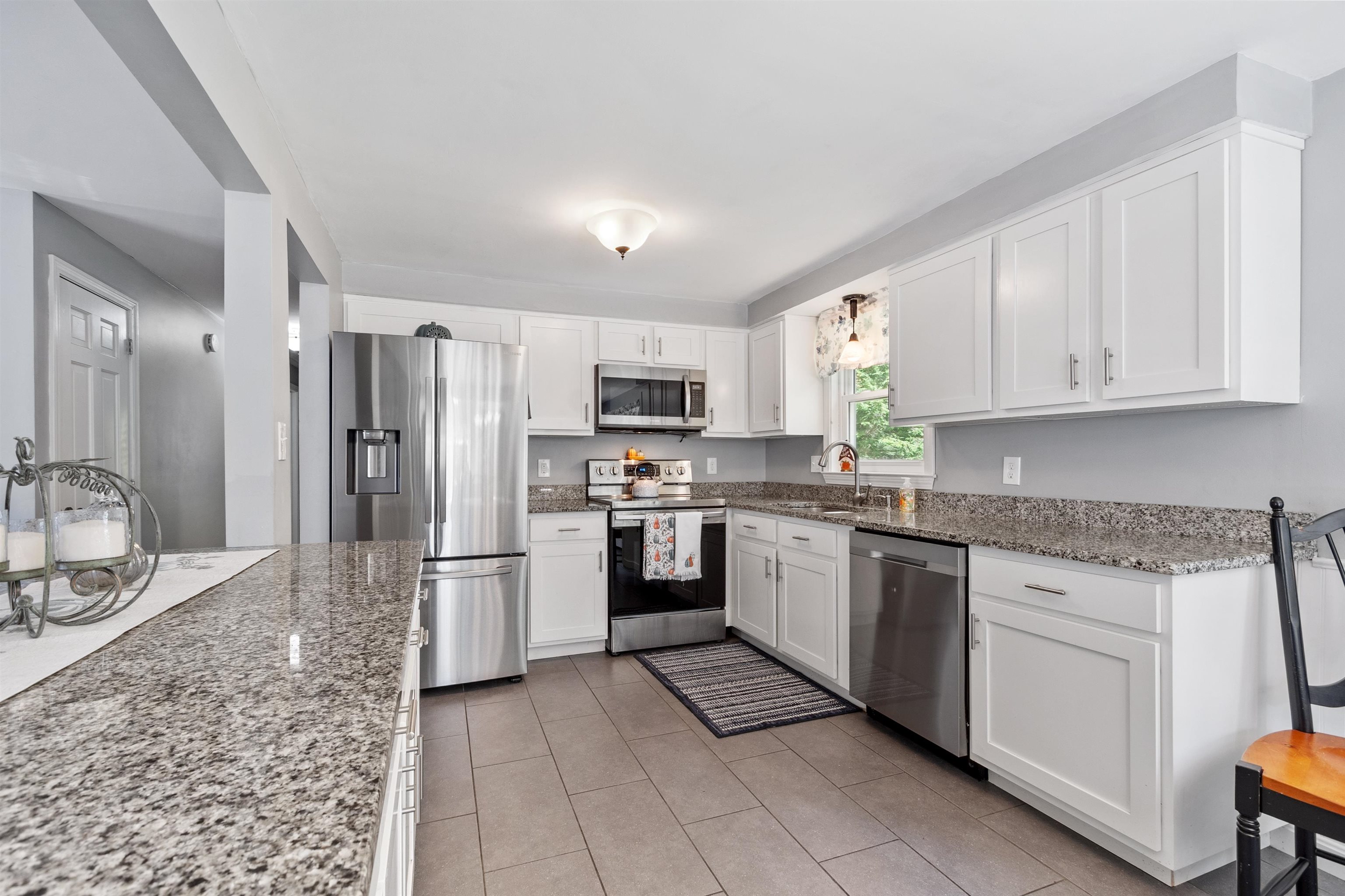 13 Cole Road Derry, NH 03038 - Photo 11 of 45