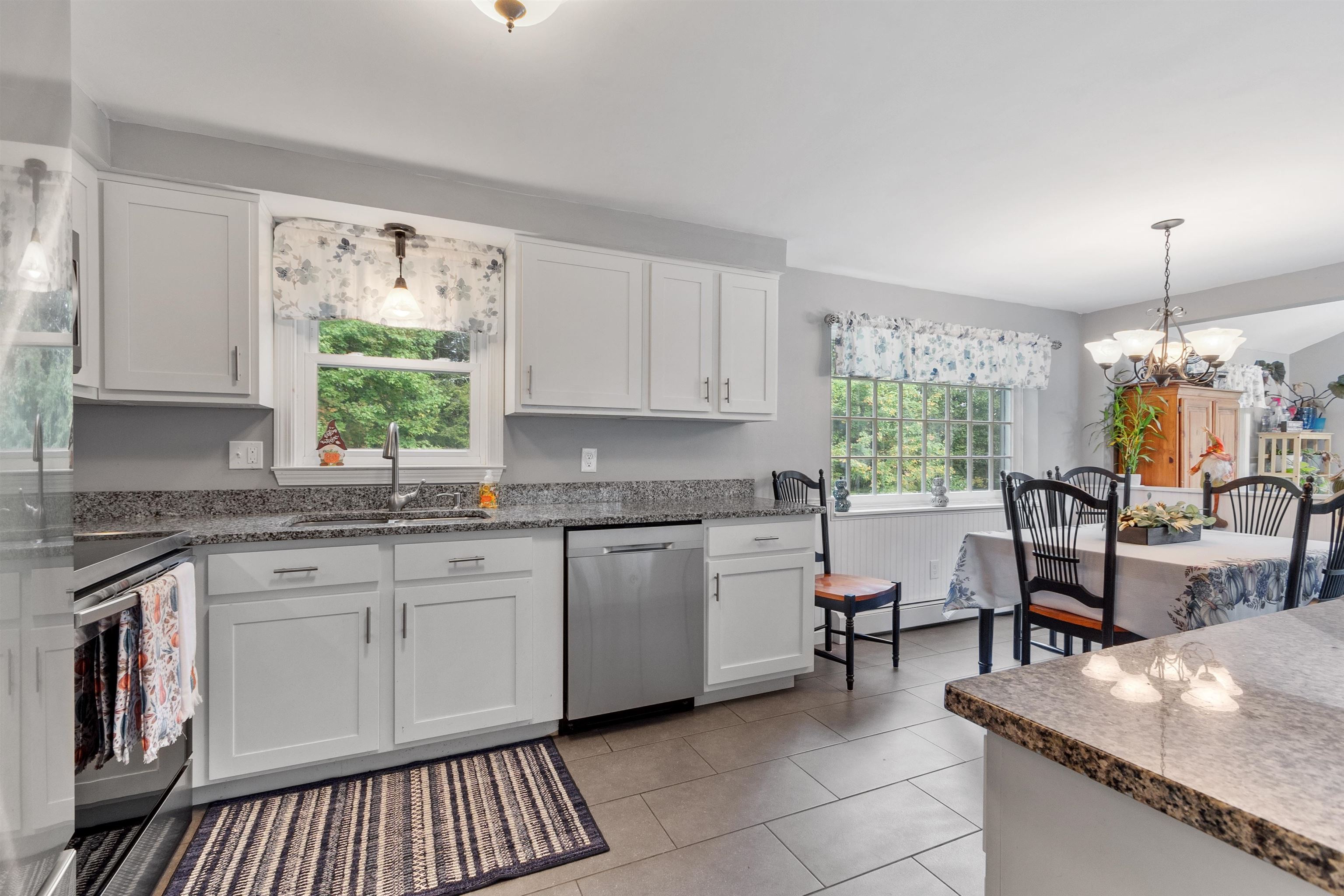 13 Cole Road Derry, NH 03038 - Photo 7 of 45