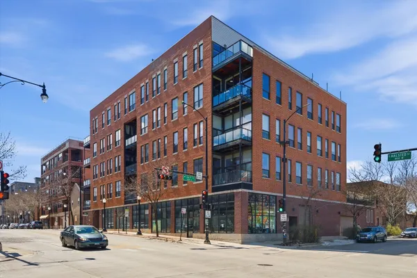 $287,000 | 1610 South Halsted Street, Unit 401, Chicago, IL 60608