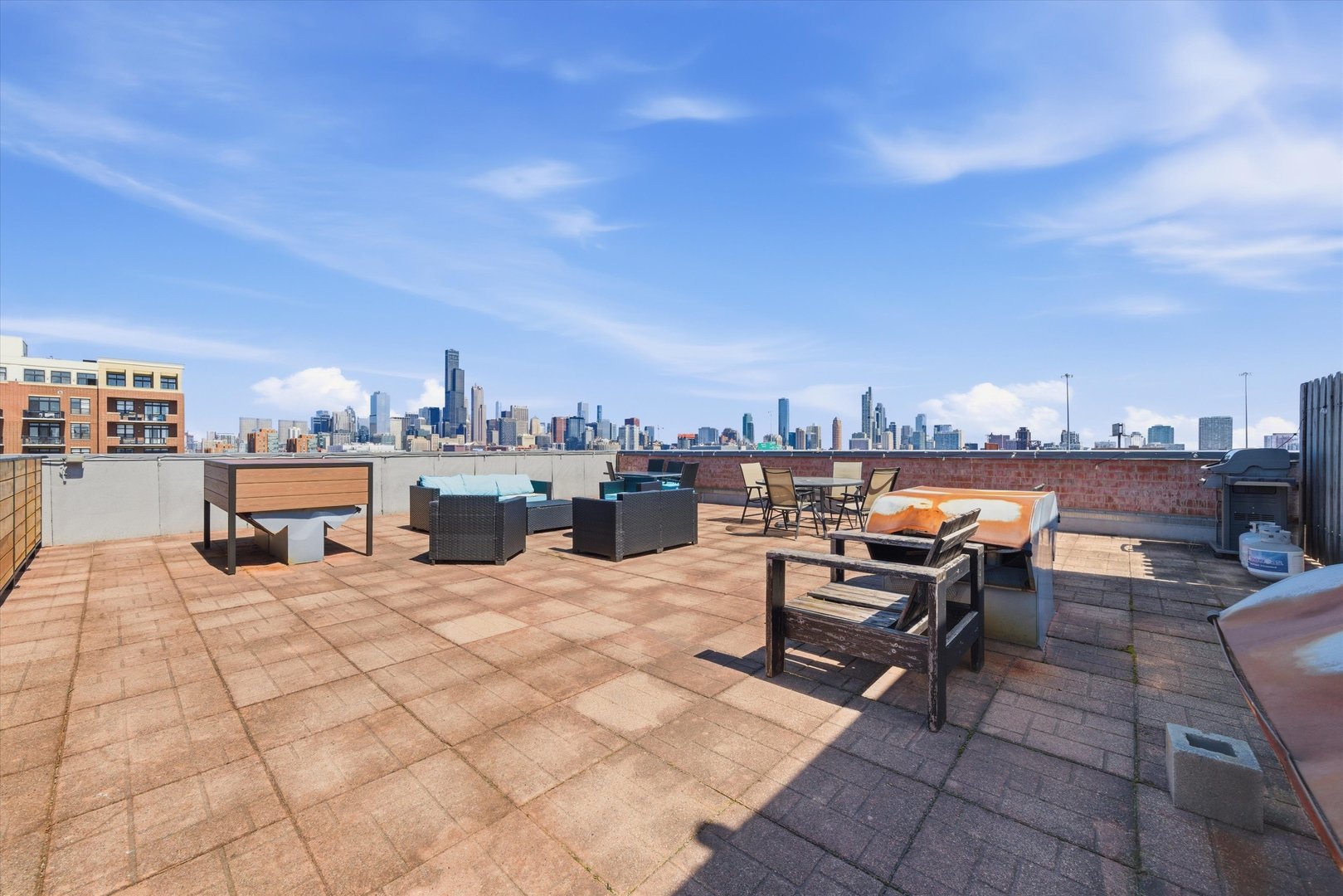 1610 South Halsted Street, Unit 401 Chicago, IL 60608 - Photo 20 of 31 a outdoor view with a sitting space