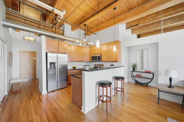 $287,000 | 1610 South Halsted Street, Unit 401, Chicago, IL 60608