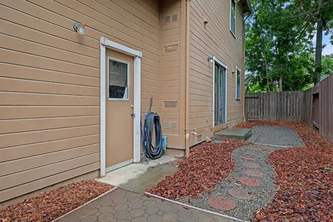 $799,000 | 4 Dickens Terrace, Davis, CA 95616