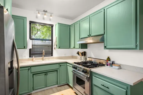 $799,000 | 4 Dickens Terrace, Davis, CA 95616