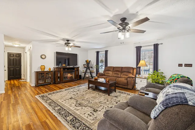 $350,000 | 183 Lockwood Hollow Road, Dover, TN 37058