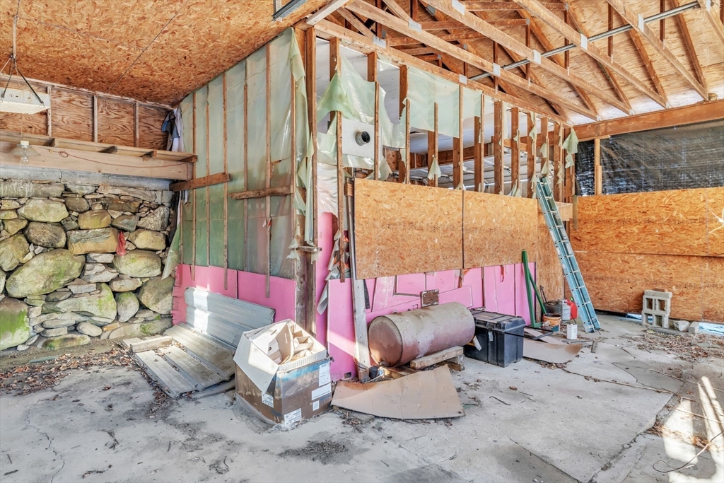 113 Fenton Road Monson, MA 01057 - Photo 4 of 25