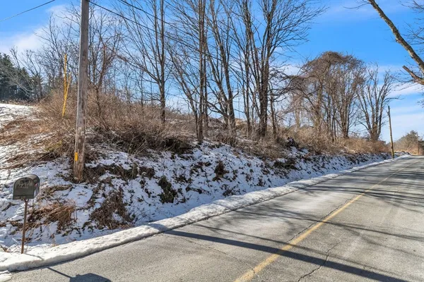 $189,900 | 113 Fenton Road, Monson, MA 01057