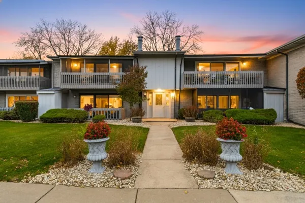 $2,400 | 15700 86th Avenue, Unit 104, Orland Park, IL 60462