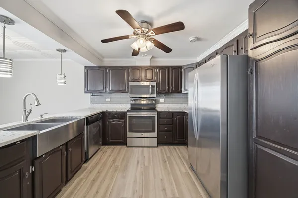 $2,400 | 15700 86th Avenue, Unit 104, Orland Park, IL 60462