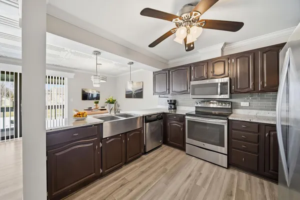 $2,400 | 15700 86th Avenue, Unit 104, Orland Park, IL 60462