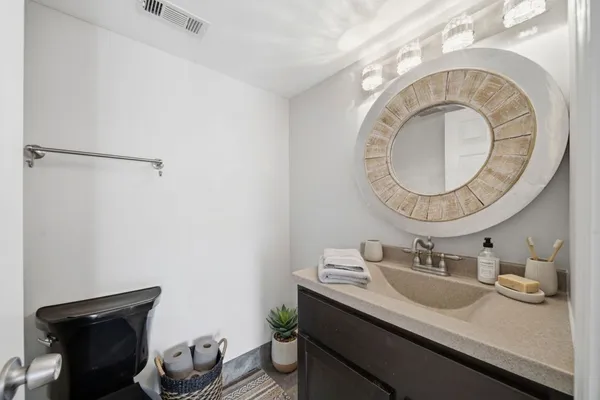 $2,400 | 15700 86th Avenue, Unit 104, Orland Park, IL 60462