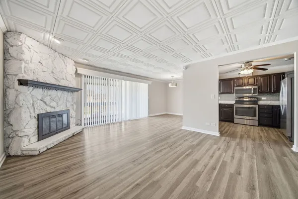 $2,400 | 15700 86th Avenue, Unit 104, Orland Park, IL 60462