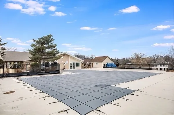 $2,400 | 15700 86th Avenue, Unit 104, Orland Park, IL 60462